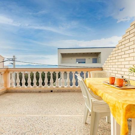 Family Friendly Seaside Apartments Kozino, Zadar - 5749 Petrcane Eksteriør billede