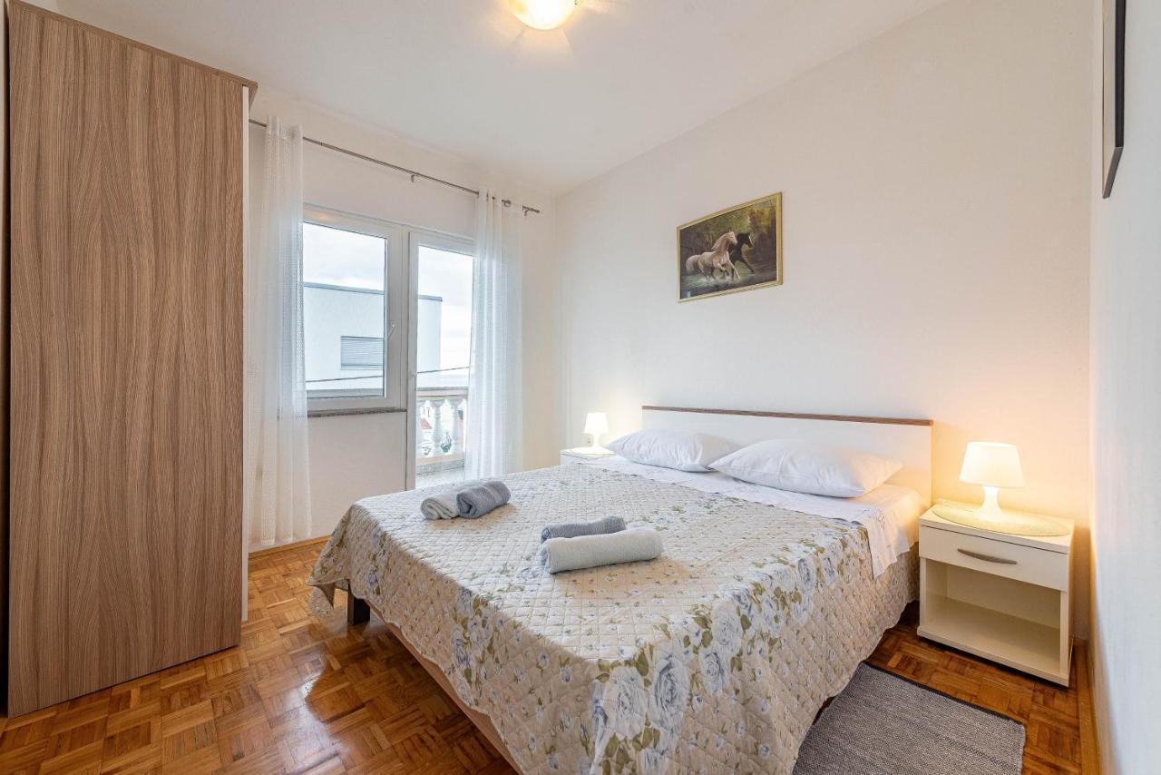 Family Friendly Seaside Apartments Kozino, Zadar - 5749 Petrcane Eksteriør billede