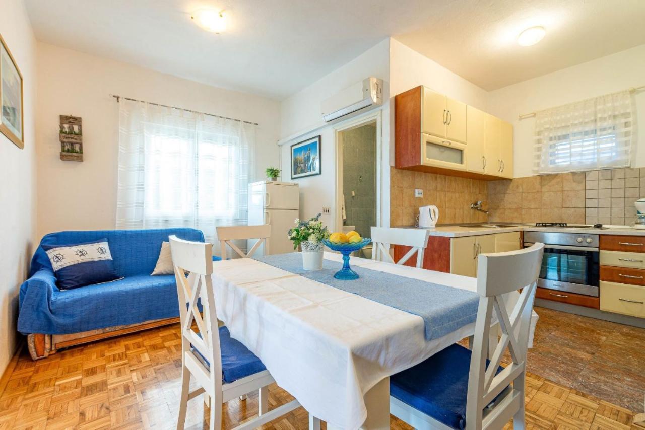 Family Friendly Seaside Apartments Kozino, Zadar - 5749 Petrcane Eksteriør billede