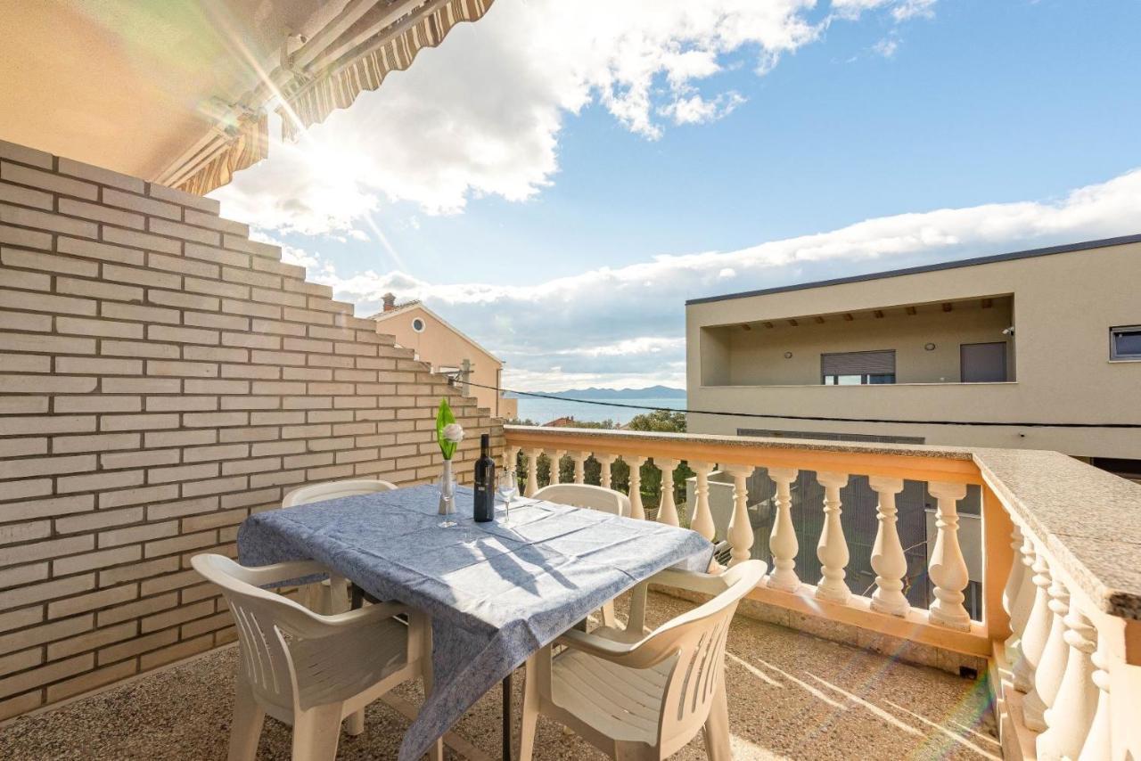 Family Friendly Seaside Apartments Kozino, Zadar - 5749 Petrcane Eksteriør billede