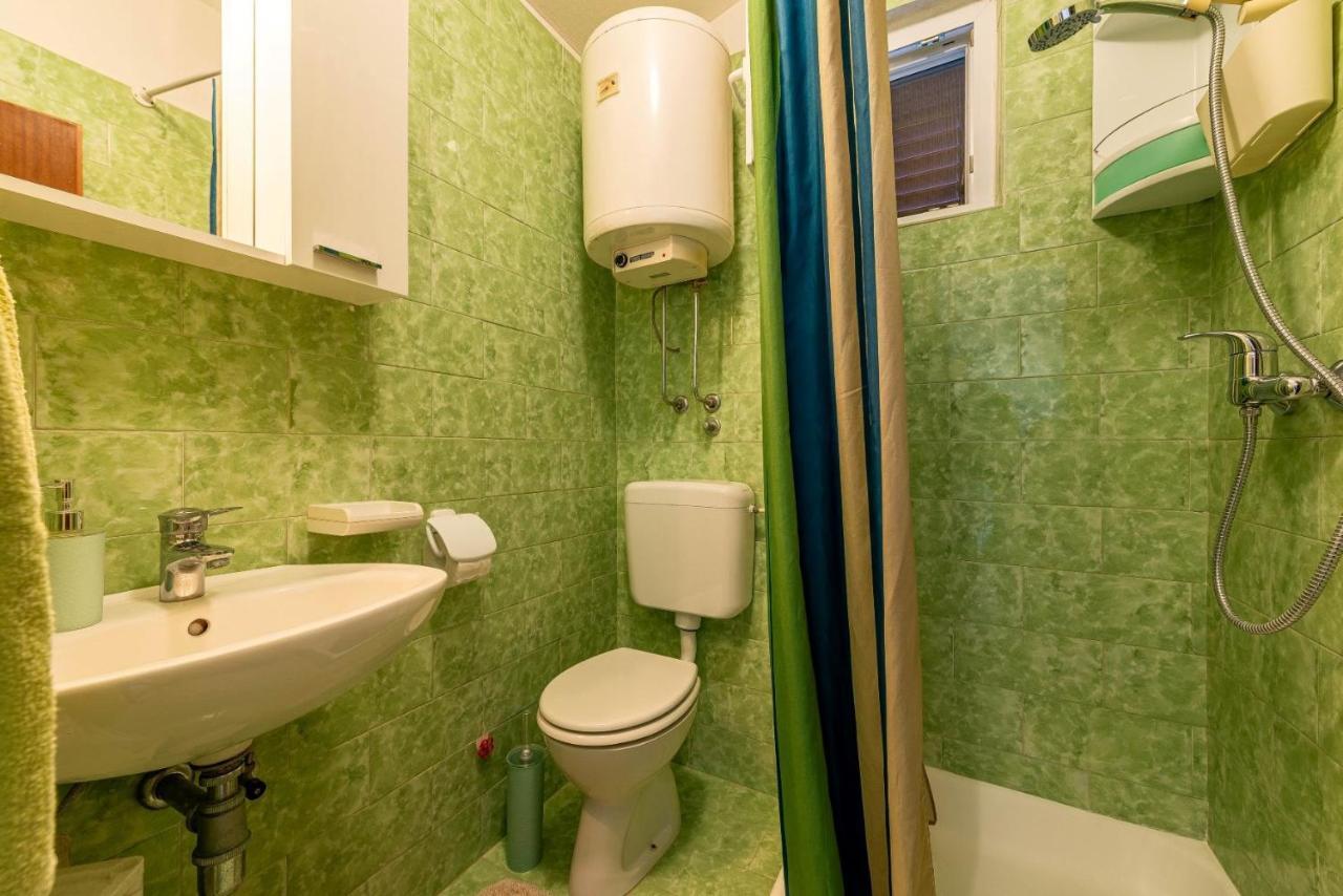 Family Friendly Seaside Apartments Kozino, Zadar - 5749 Petrcane Eksteriør billede
