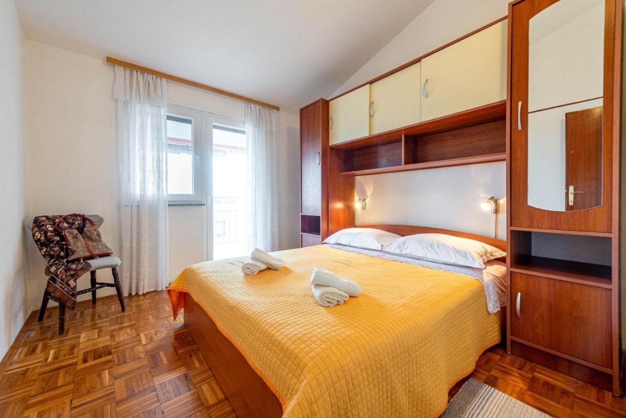 Family Friendly Seaside Apartments Kozino, Zadar - 5749 Petrcane Eksteriør billede