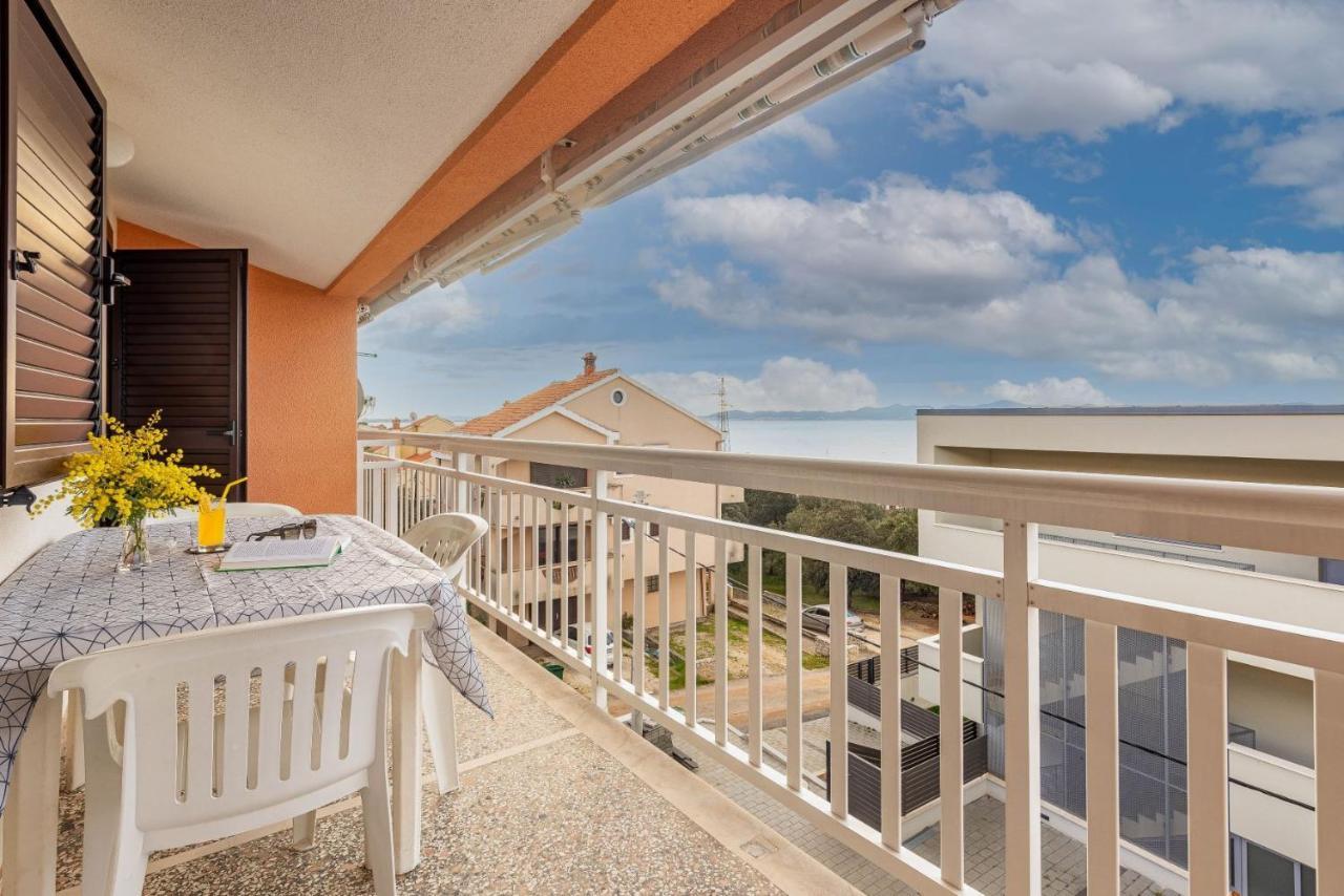 Family Friendly Seaside Apartments Kozino, Zadar - 5749 Petrcane Eksteriør billede